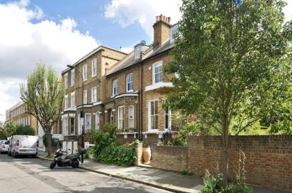Delightful apartment in Brackenbury village near Hammersmith by UnderTheDoormat - image 27