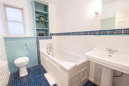 Stay at Piccadilly - image 30