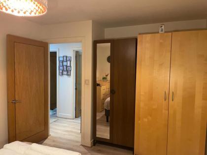 Tranquil Modern & Large Flat With Parking & Balcony - image 24