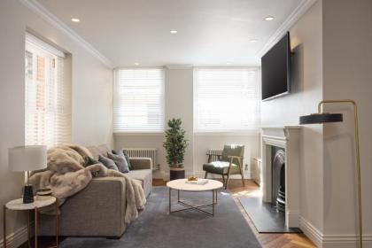 Deluxe Mayfair Apartment - image 12