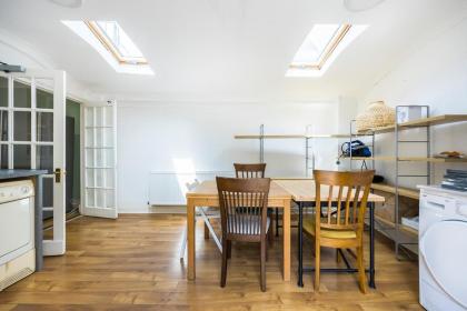 Verv Islington - image 9