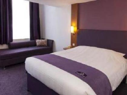 Premier Inn Heathrow Airport Terminal 5 - image 15
