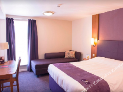 Premier Inn Heathrow Airport Terminal 5 - image 16