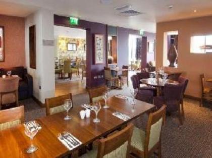 Premier Inn Heathrow Airport Terminal 5 - image 18