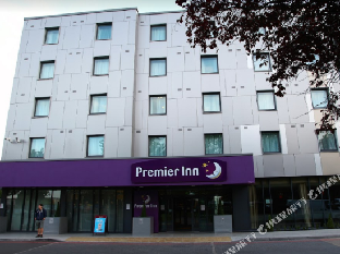 Premier Inn Heathrow Airport Terminal 5 - image 4