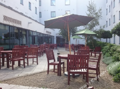 Premier Inn Heathrow Airport Terminal 5 - image 5