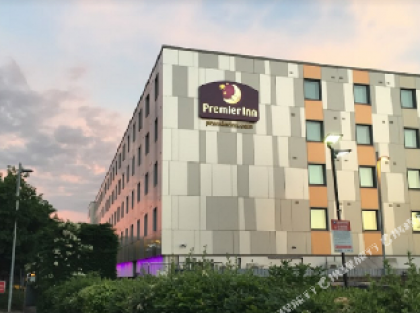 Premier Inn Heathrow Airport Terminal 5 - image 9