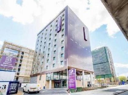 Premier Inn London Brentford - image 2