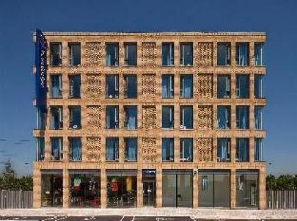Travelodge London Excel Hotel - image 9