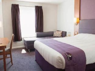Premier Inn Gatwick Crawley (Goff's Park) - image 2
