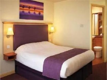 Premier Inn Gatwick Crawley (Goff's Park) - image 6