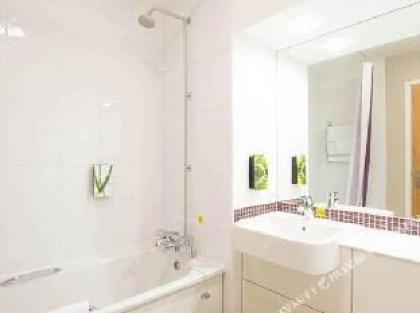 Premier Inn London Putney Bridge - image 6