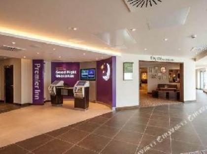 Premier Inn London Wandsworth - image 10