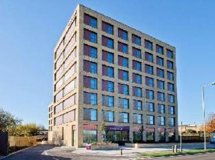 Premier Inn London Tolworth - image 6