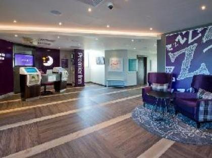 Premier Inn London Tolworth - image 7