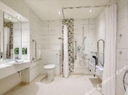 Premier Inn London Edgware - image 10