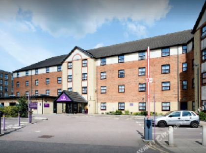 Premier Inn London Edgware - image 4