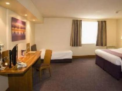 Premier Inn Sunbury (Kempton Park) - image 12