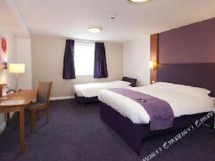 Premier Inn Sunbury (Kempton Park) - image 2
