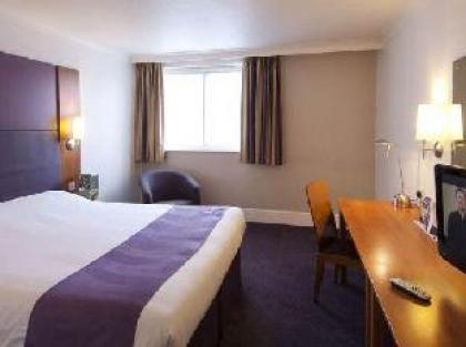 Premier Inn London Enfield - image 5