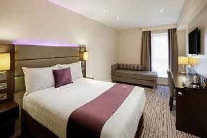 Premier Inn Rickmansworth - image 3