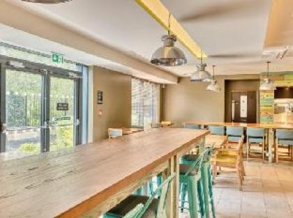 Premier Inn Rickmansworth - image 8