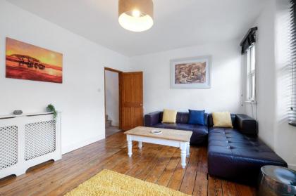 Characteristic 3 Bedroom House Fulham - image 20