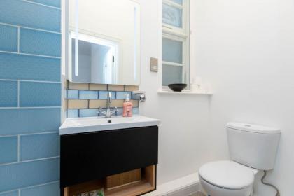 Central 2 Bedroom Apartment near Old Street - image 29