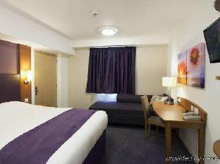 Premier Inn London Gatwick Airport East - image 5
