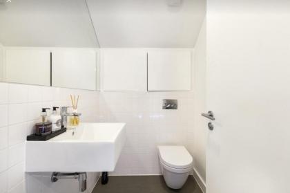 Premier 3 Bed Apartment - image 17