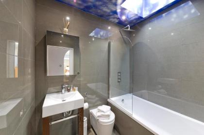 Delightful apartment in prime location near Hampstead Heath by UnderTheDoormat - image 25