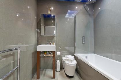 Delightful apartment in prime location near Hampstead Heath by UnderTheDoormat - image 26