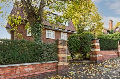 Delightful apartment in prime location near Hampstead Heath by UnderTheDoormat - image 30