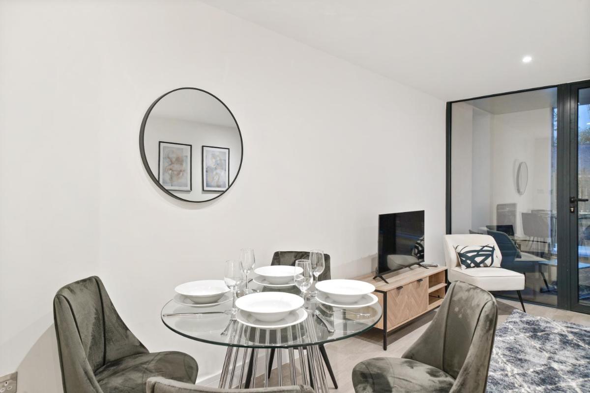 Executive 1 & 2 Bed Apartments in heart of London FREE WIFI by City Stay Aparts London - image 5