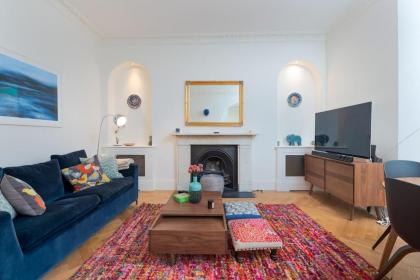 Beautiful Hampstead Home RH6