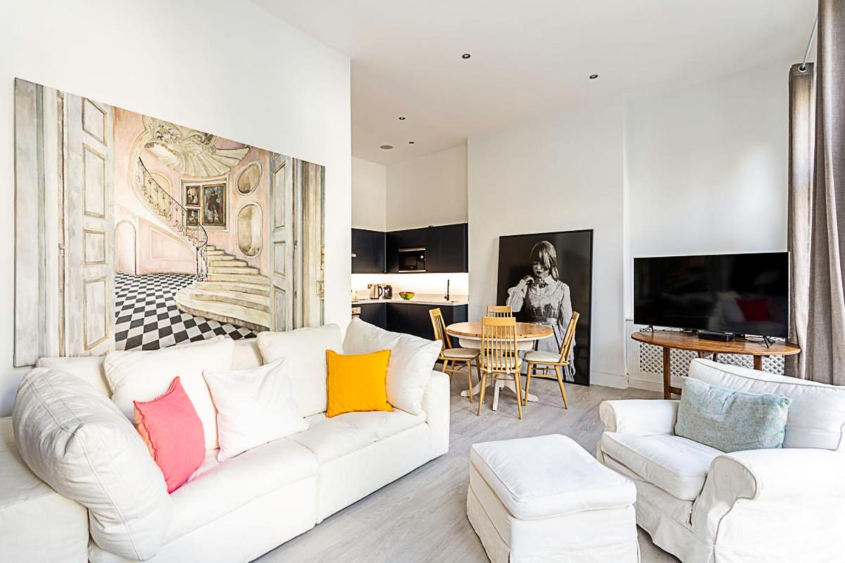 Elegant 3 bed apartment in Earls Court - main image