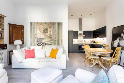 Elegant 3 bed apartment in Earls Court - image 15