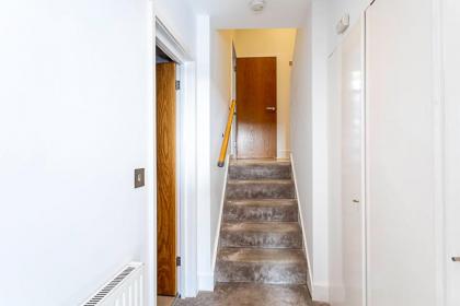 Elegant 3 bed apartment in Earls Court - image 17
