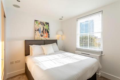 Elegant 3 bed apartment in Earls Court - image 20