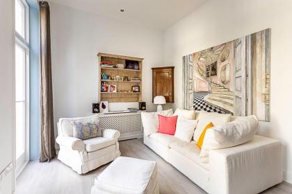 Elegant 3 bed apartment in Earls Court - image 9