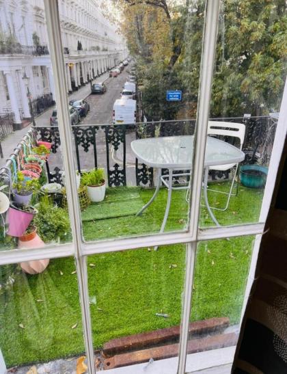 F10- Mezzanine 1st Floor Flat Fits 3 Near Paddington - image 6