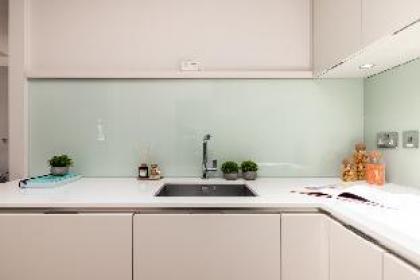 Prime Covent Garden Apartment - image 11