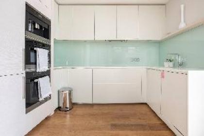 Prime Covent Garden Apartment - image 8