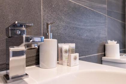 Camden Luxe Apartments Next to Market and Tube Station - image 26