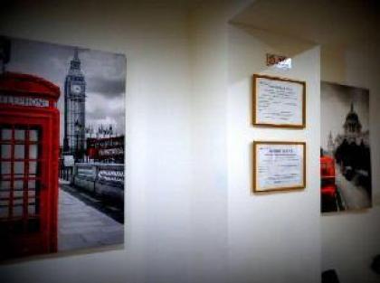 London Plus Heathrow B & B - image 12