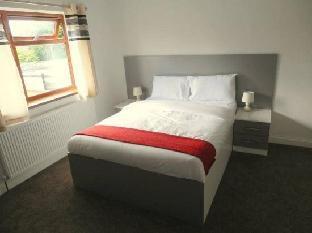 London Plus Heathrow B & B - image 7