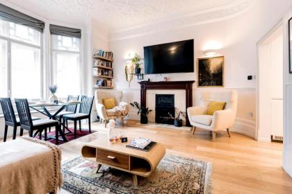Bright and Modern Mayfair Apartment London 