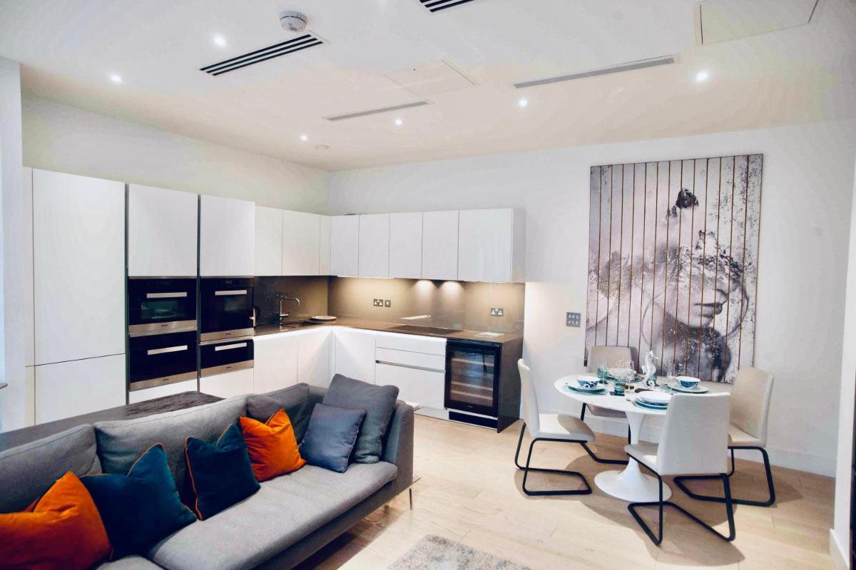 Thames riverside apartment in London - main image