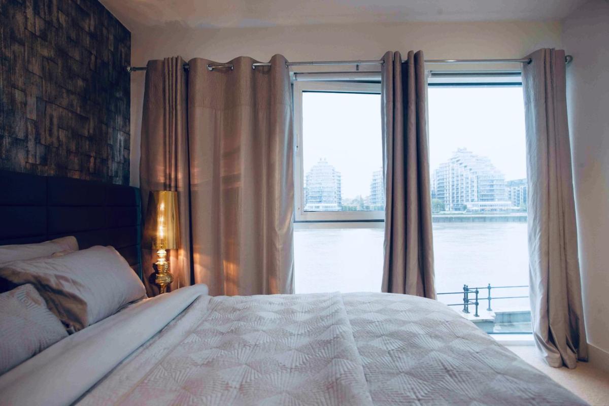 Thames riverside apartment in London - image 4
