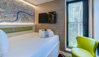 Hub by Premier Inn London City Bank - image 12